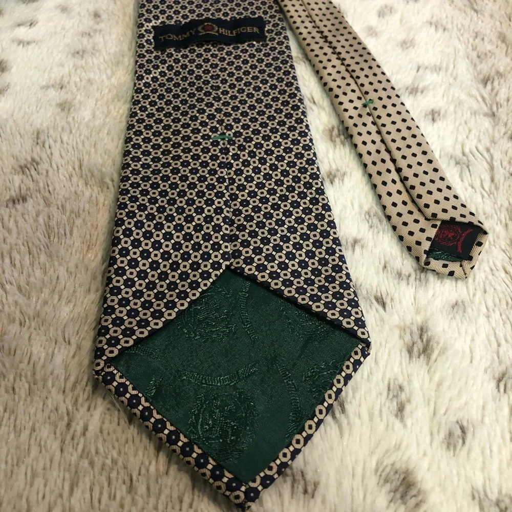 Tommy Hilfiger Silk Tie - Navy Tan Cream Small Octagon Shape Repeat Design